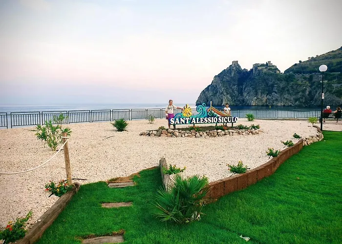 Taormina Mare * SantʼAlessio Siculo